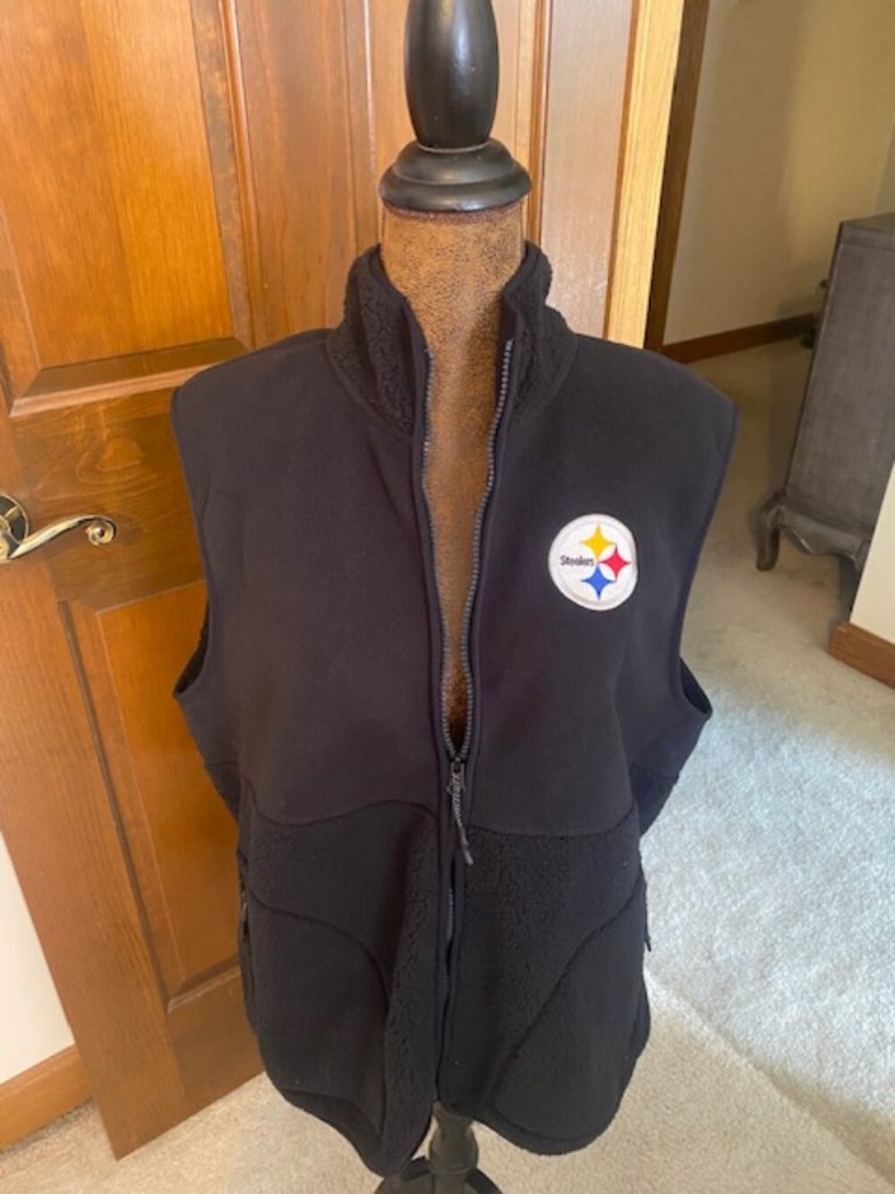 NFL Shop Women's Pittsburgh Steelers Antigua Black Full Zip Vest XL